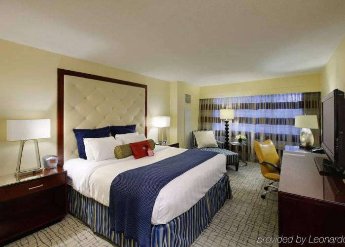 Crowne Plaza Times Square Manhattan, an IHG Hotel