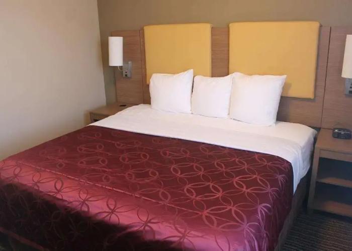 Days Inn by Wyndham Brooklyn Borough Park