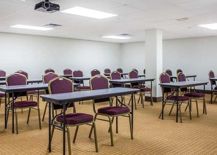 Days Inn by Wyndham Brooklyn Borough Park