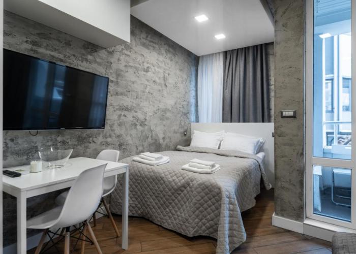 Luxury Studio Silver by Flat Mаnager