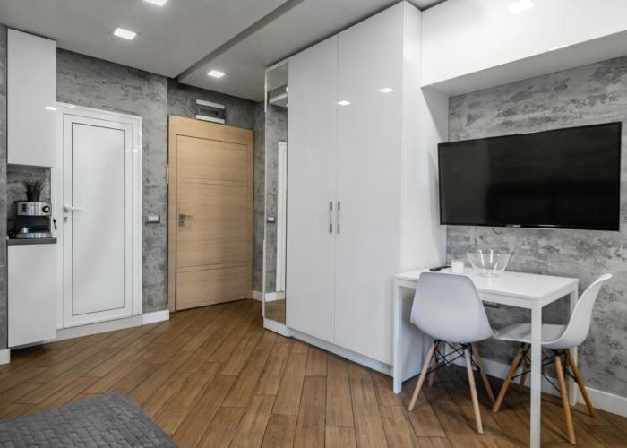 Luxury Studio Silver by Flat Mаnager