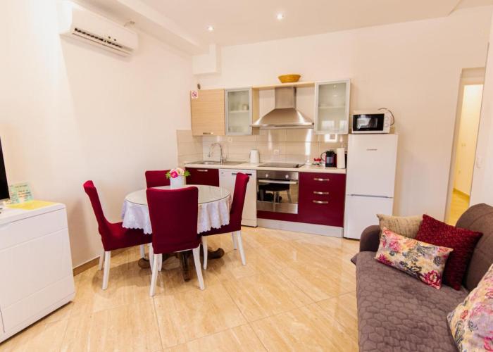 Stylish apt Marta, private parking,BBQ in Stobreč