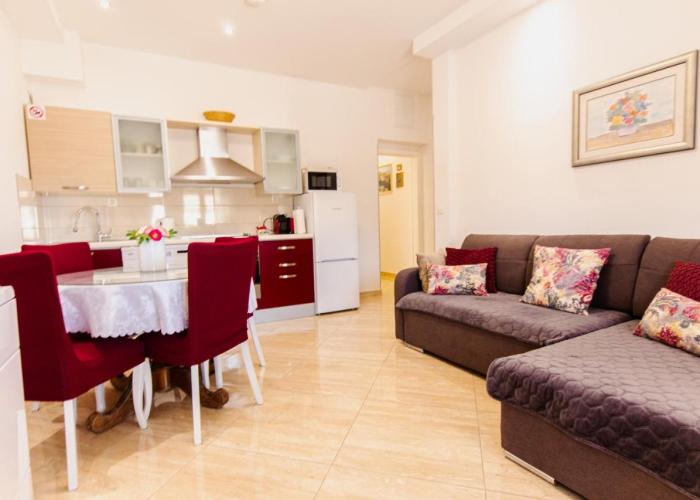 Stylish apt Marta, private parking,BBQ in Stobreč