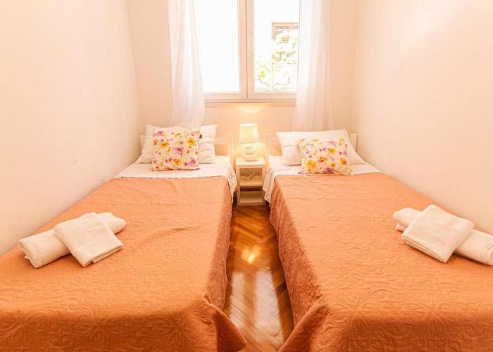 Stylish apt Marta, private parking,BBQ in Stobreč