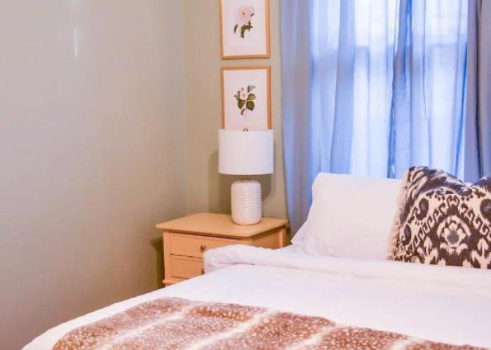 Modern & Centrally Located Stay at Calypso Dreams