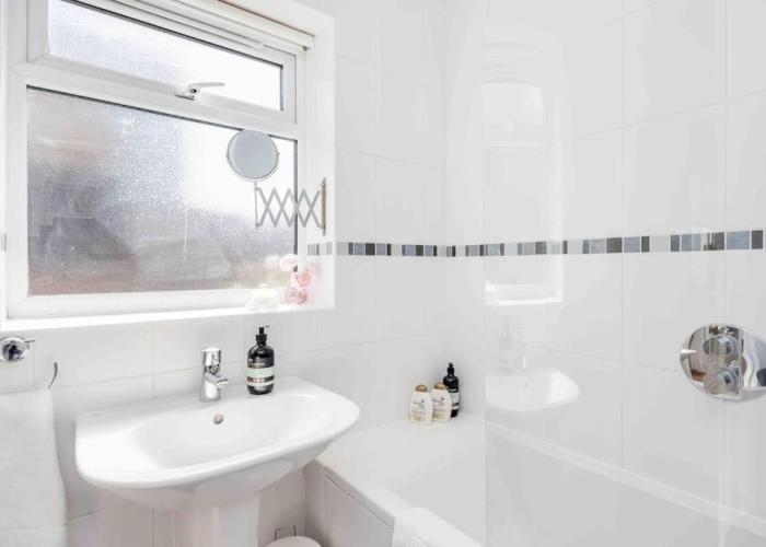 Stunning Victorian 3 Bed House Central Windsor