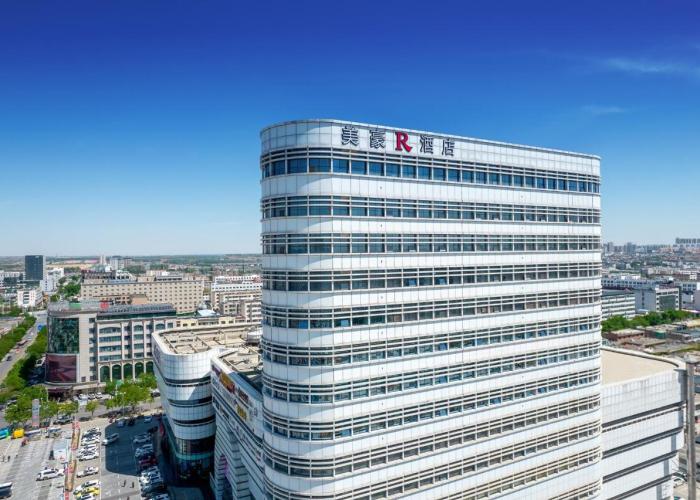 R Royalss Hotel, Yulin Yuxing Square