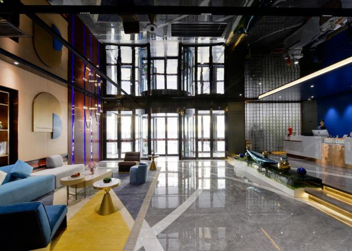 R Royalss Hotel, Yulin Yuxing Square