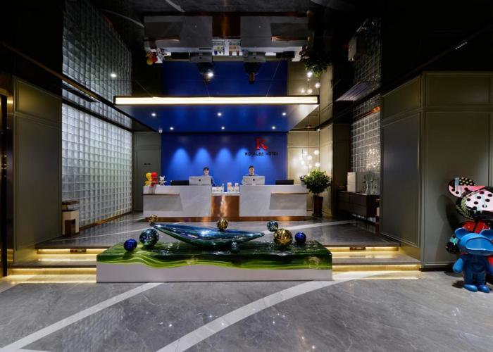 R Royalss Hotel, Yulin Yuxing Square
