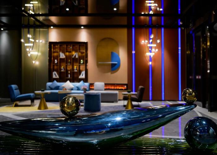 R Royalss Hotel, Yulin Yuxing Square