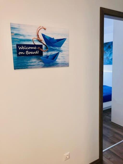 Admiral Lakeside Luxury Apartment