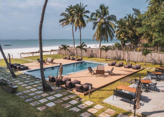 LalaGalu - Beachfront EcoCabins