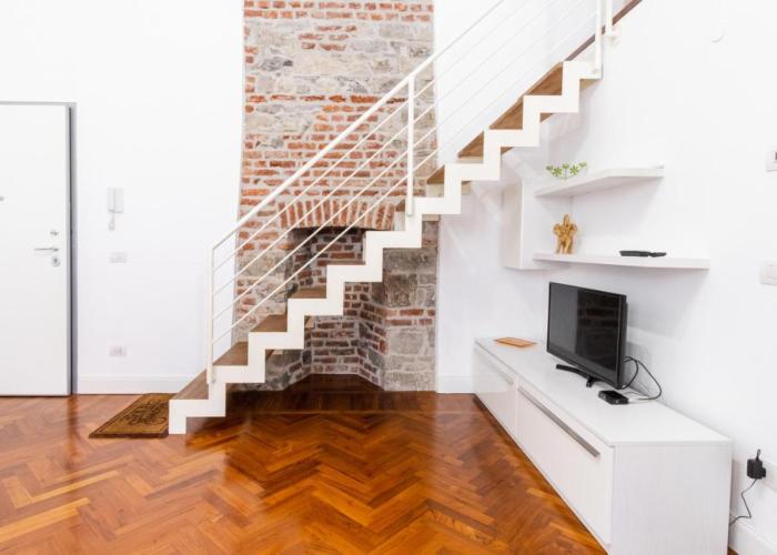 Loft via morosini centro Varese - IXIHOME