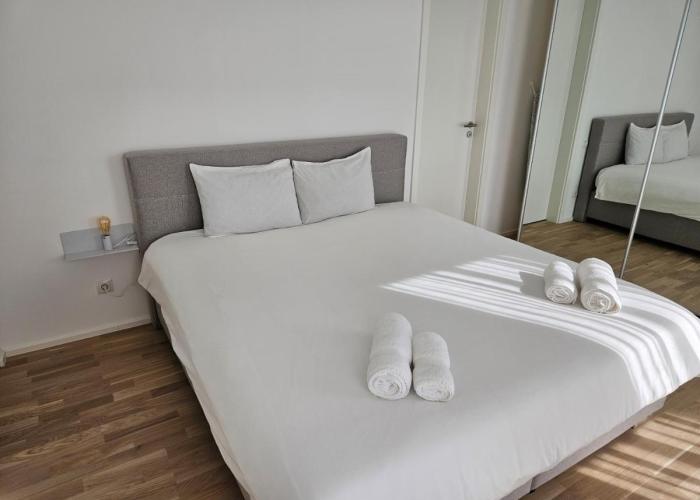 New Spacious Two Bedroom Center with Parking, near Public Transport