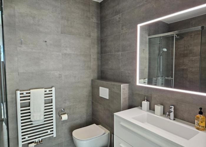 New Spacious Two Bedroom Center with Parking, near Public Transport