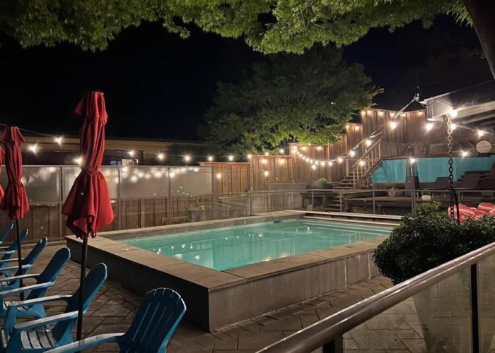 The Lions Self Contained Suite, Shared Pool, Hot Tub, Views