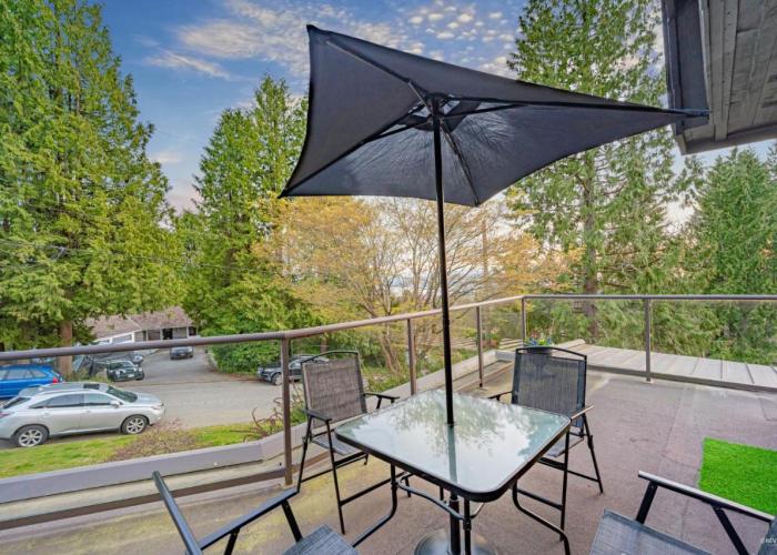 Grouse Cheerful large private bedroom, bath, shared deck, pool, hot tub