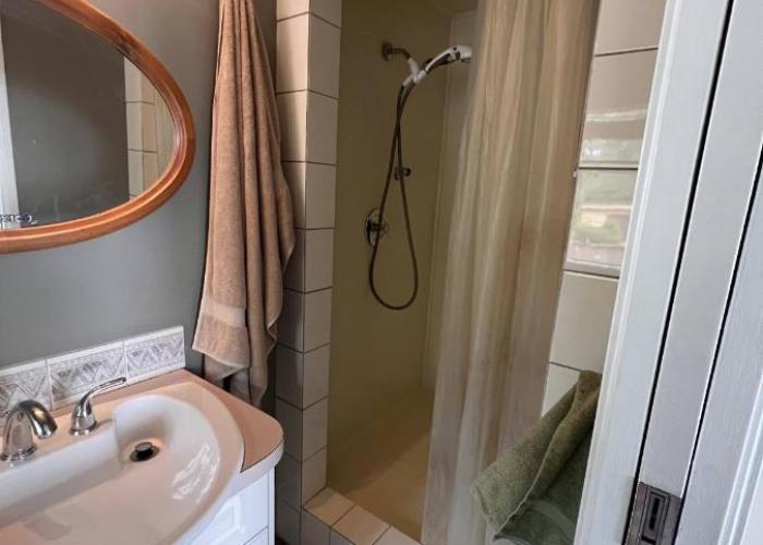 Seymour Private Bedroom, Ensuite Bathroom with Shared Pool, Hot Tub with Views