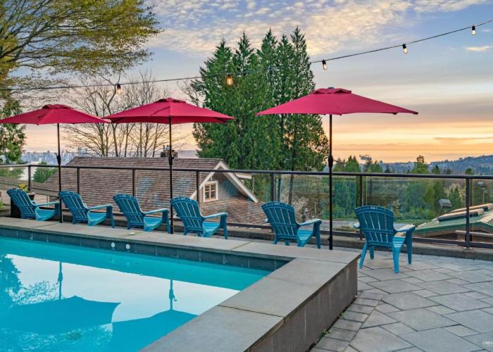 Seymour Private Bedroom, Ensuite Bathroom with Shared Pool, Hot Tub with Views