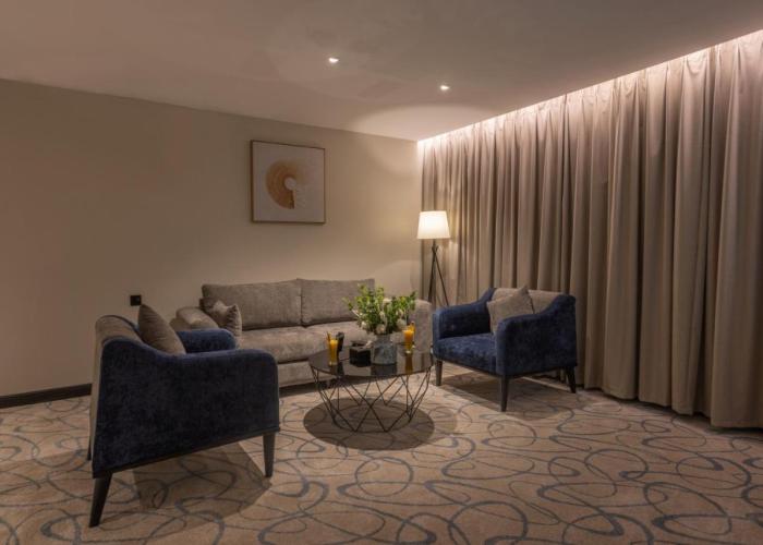 skyline Hotel & Suites