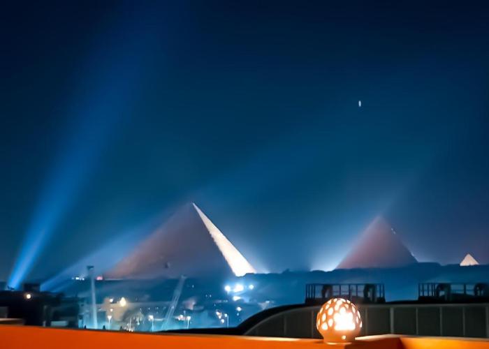 Grand Pyramids In