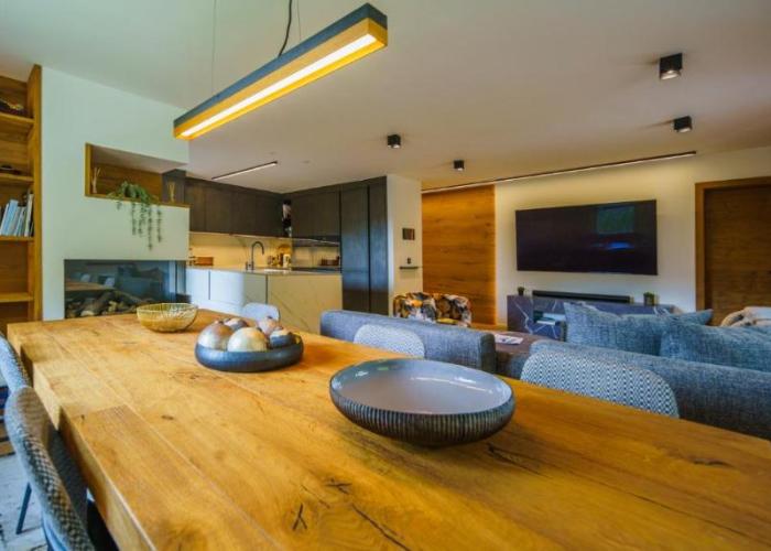 Luxury Mountain Apartment with Private Sauna and Underground Parking