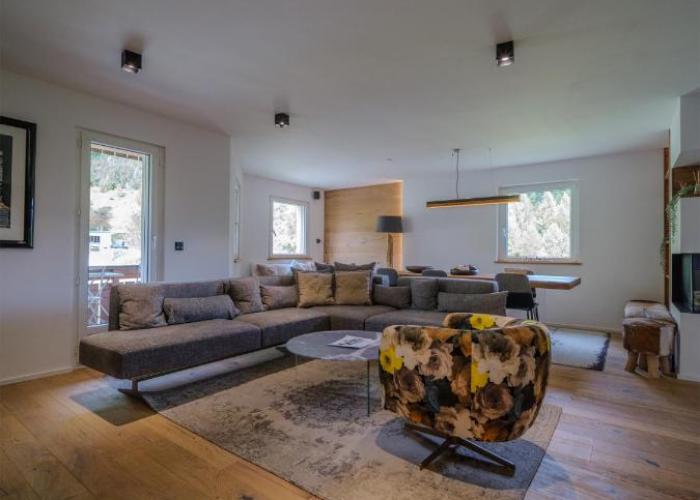 Luxury Mountain Apartment with Private Sauna and Underground Parking