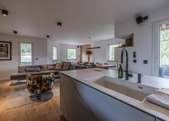 Luxury Mountain Apartment with Private Sauna and Underground Parking
