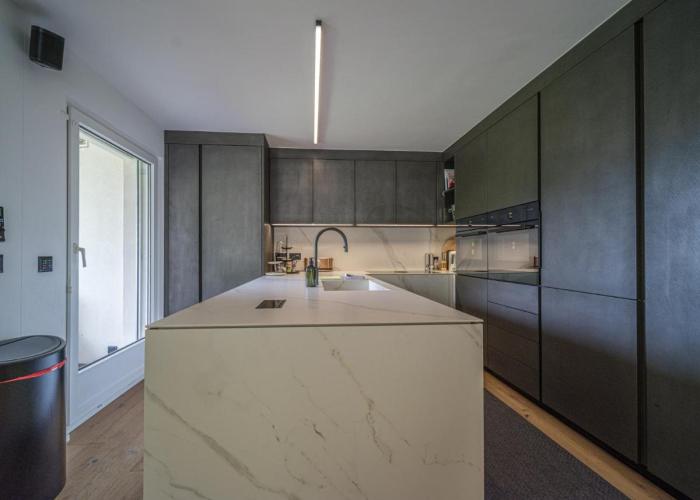 Luxury Mountain Apartment with Private Sauna and Underground Parking
