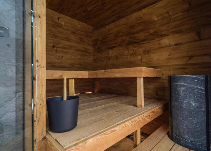 Luxury Mountain Apartment with Private Sauna and Underground Parking
