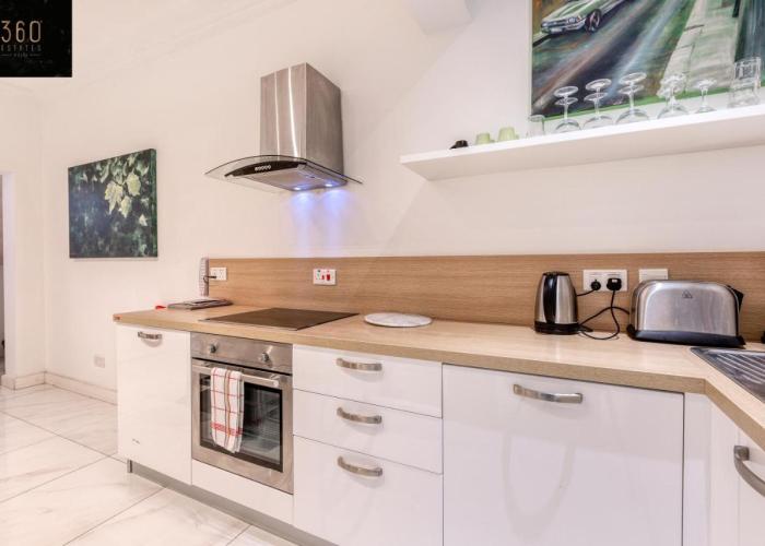 Mesmerising Views for a 2BR APT in the Capital by 360 Estates