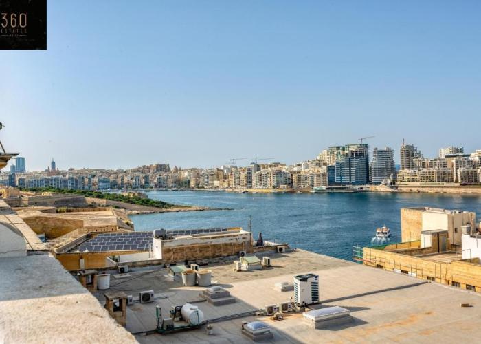 Mesmerising Views for a 2BR APT in the Capital by 360 Estates