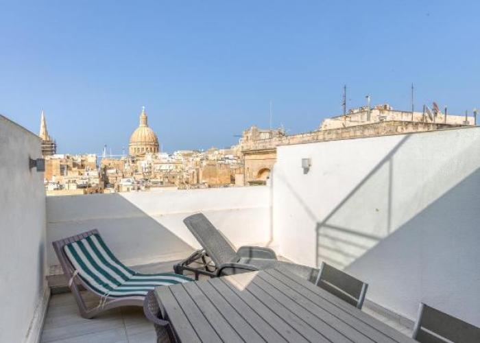 Mesmerising Views for a 2BR APT in the Capital by 360 Estates