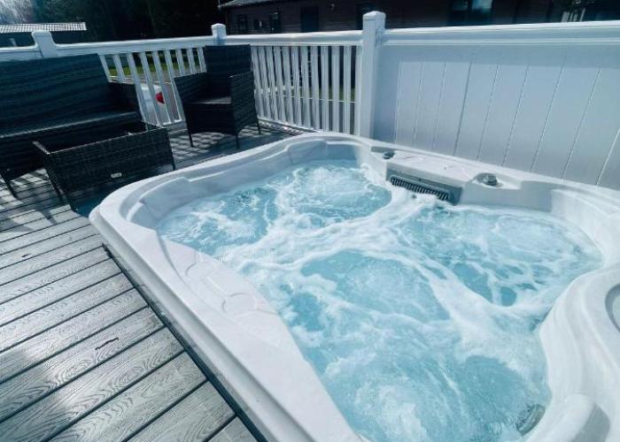 Evergreen Lodge with Hot Tub