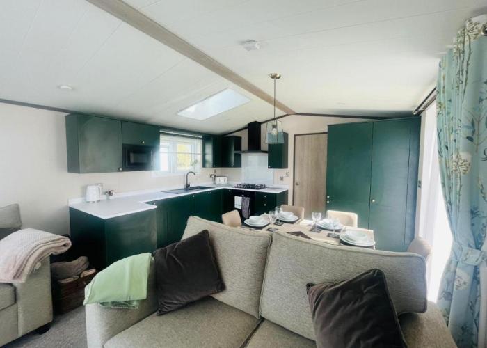 Evergreen Lodge with Hot Tub