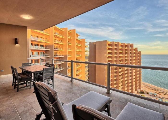 Luxury Oceanview Condo - Las Palomas - Pool, Golf, Sandy Beach !