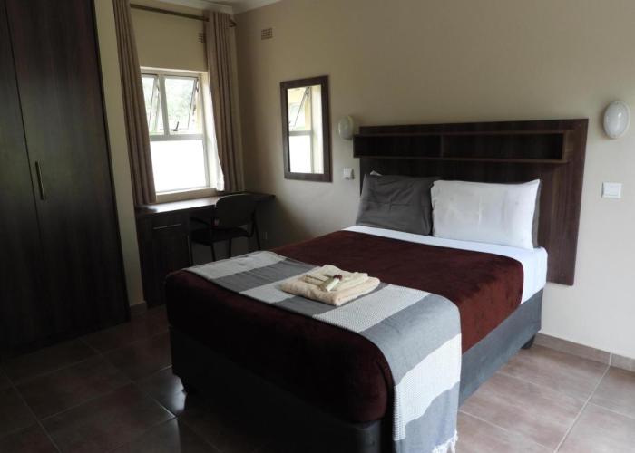 2 Bed Apt with en-suite and kitchenette - 2066
