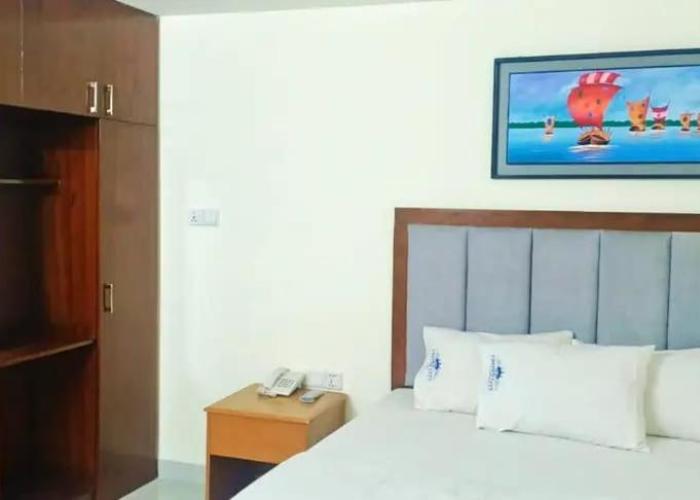 Hotel Crown City
