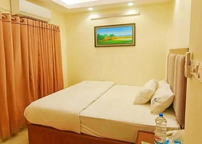 Hotel Crown City