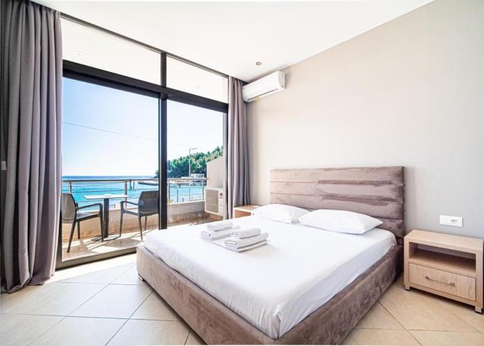 Endless Blue Himara