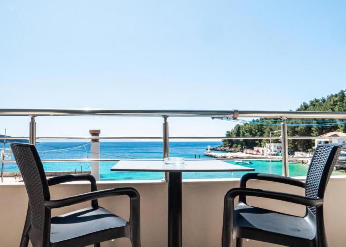 Endless Blue Himara
