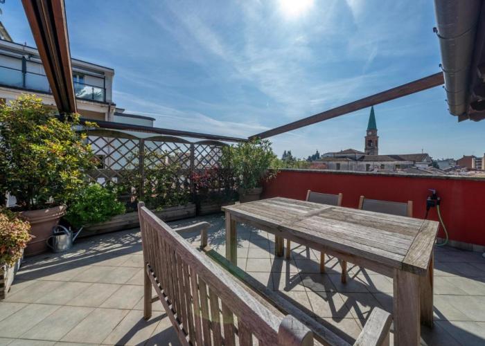 Attico del Gusto - Terrace & Private Parking