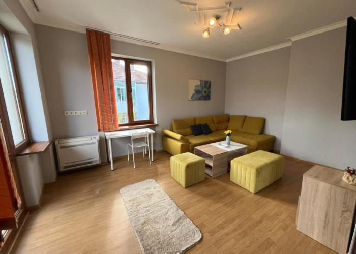 Rio Sunny 2BDR Apt near NDK - Metro - non-stop paid public Parking