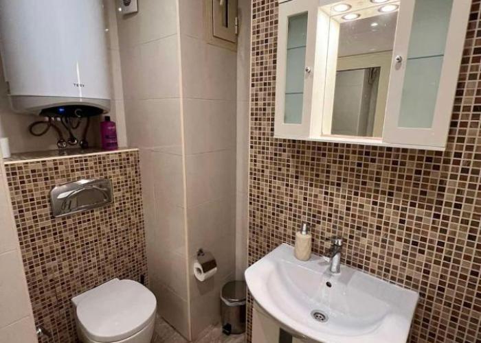 Rio Sunny 2BDR Apt near NDK - Metro - non-stop paid public Parking