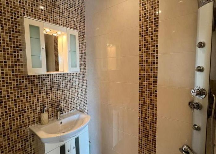 Rio Sunny 2BDR Apt near NDK - Metro - non-stop paid public Parking