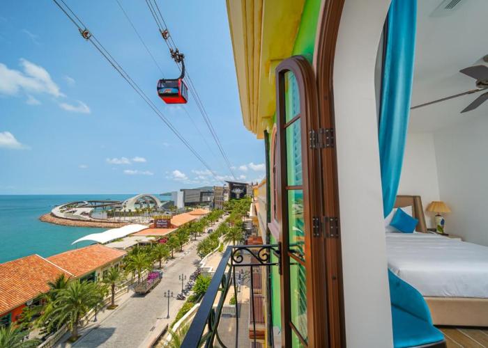 Roma Hotel Phu Quoc - Free Hon Thom Island Waterpark Cable Car