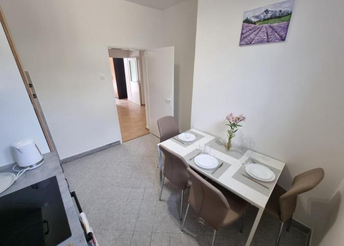 Retreat Apartments with free parking