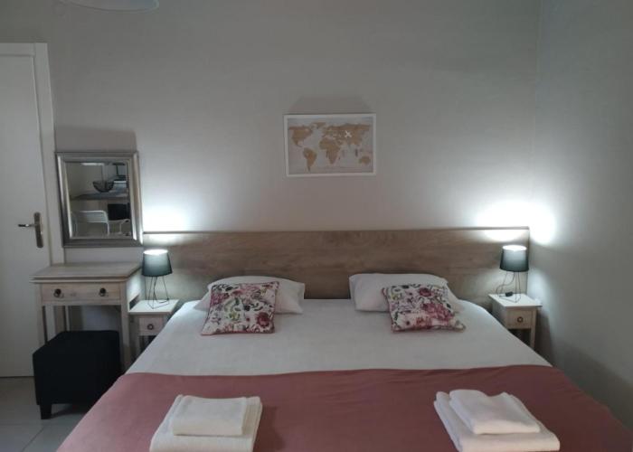 Trousas Apartments