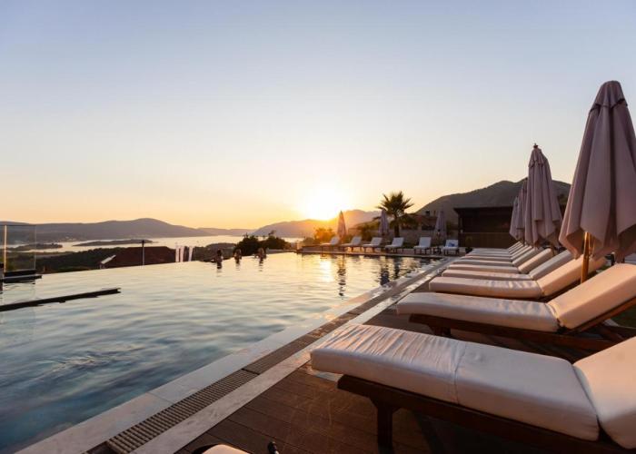 Royal Blue Resort & Residences
