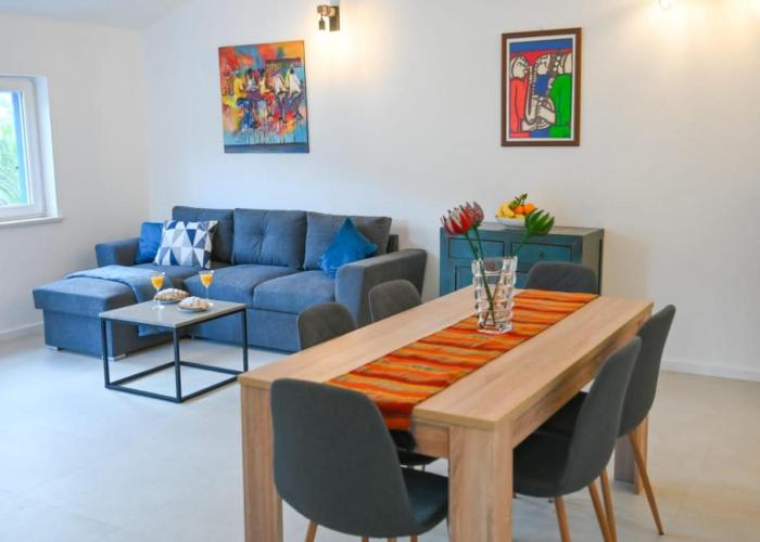 Apartment Leo Blue